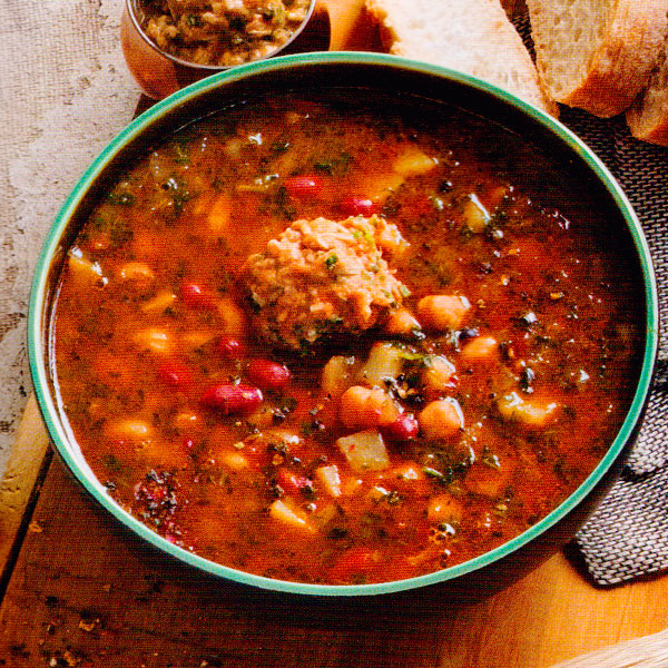 СУП-С-ФАСОЛЬЮ-И-ТОMATНЫМ-ПЕСТО